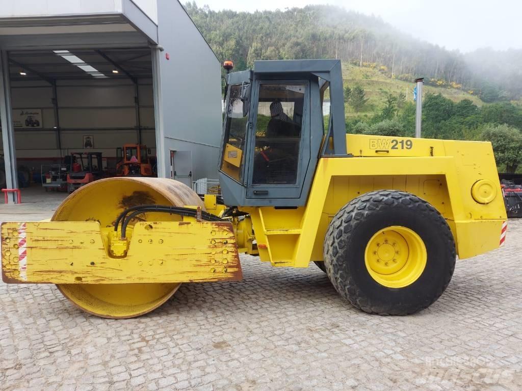 Bomag BW 219 D-2 Yksivalssijyrät