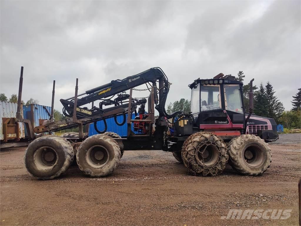 Valmet 840 Kuormatraktorit