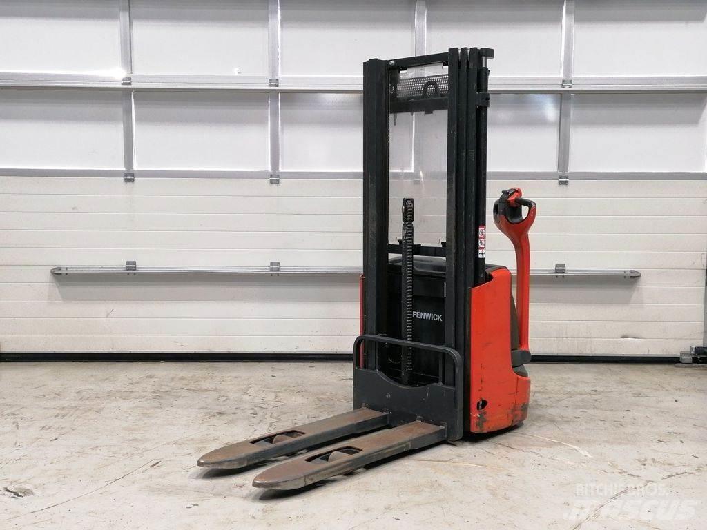 Linde L10 Käyden ajettavat pinoamistrukit