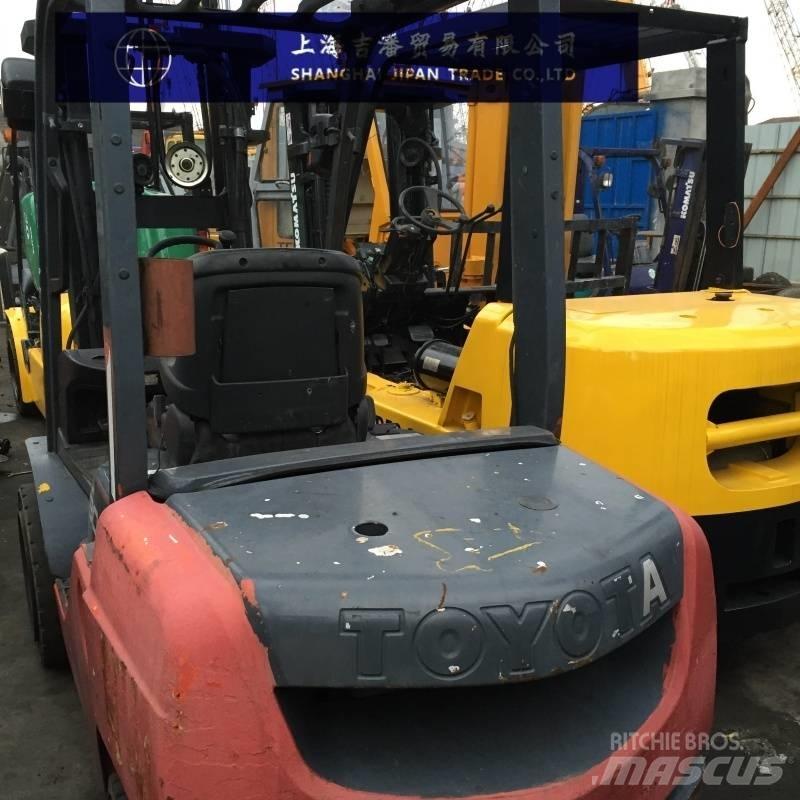 Toyota 8F Dieseltrukit
