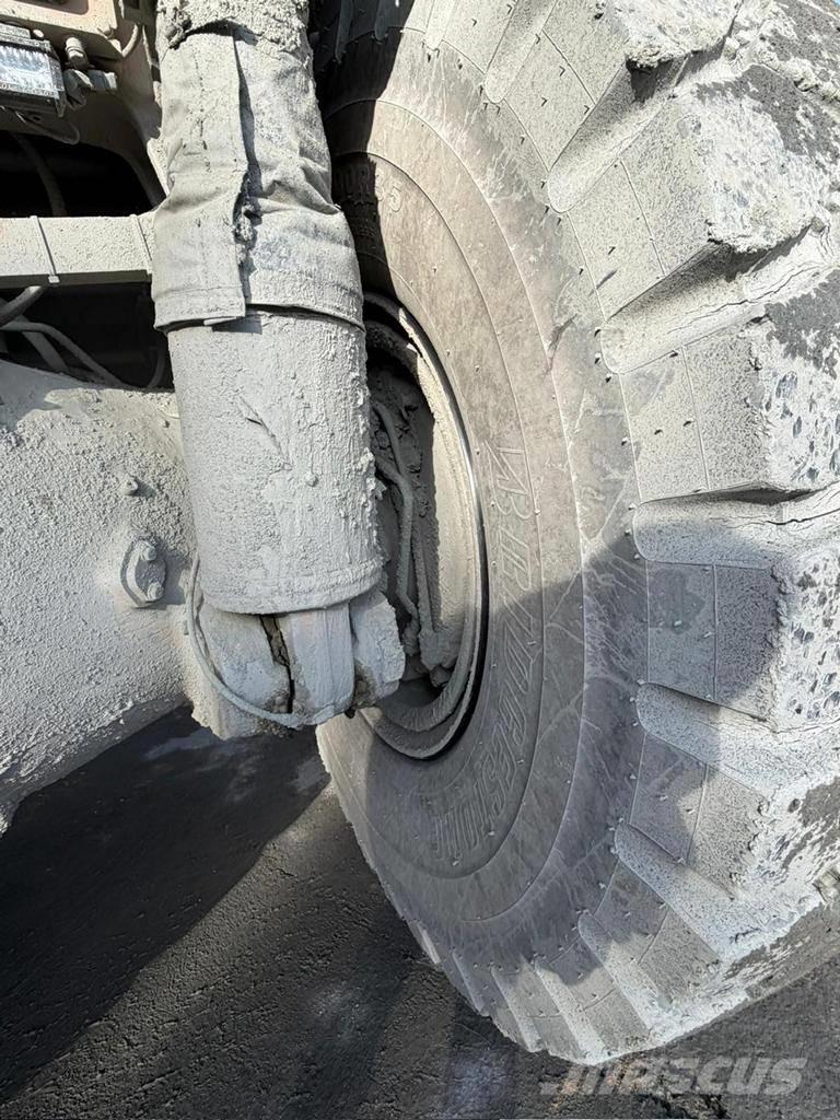 CAT 775 F Maansiirtoautot