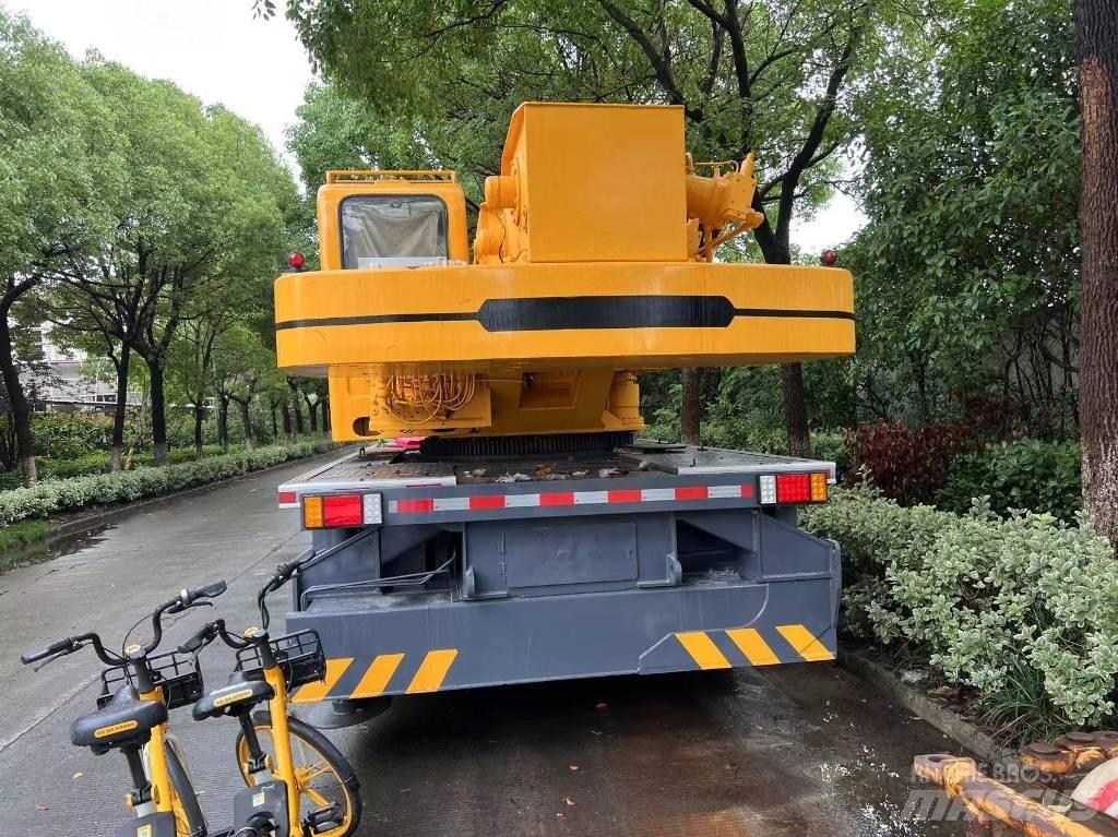 XCMG QY25KC Mobiilinosturit