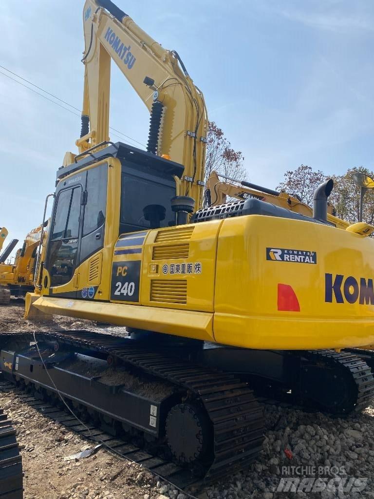Komatsu 240LC-8 Telakaivukoneet