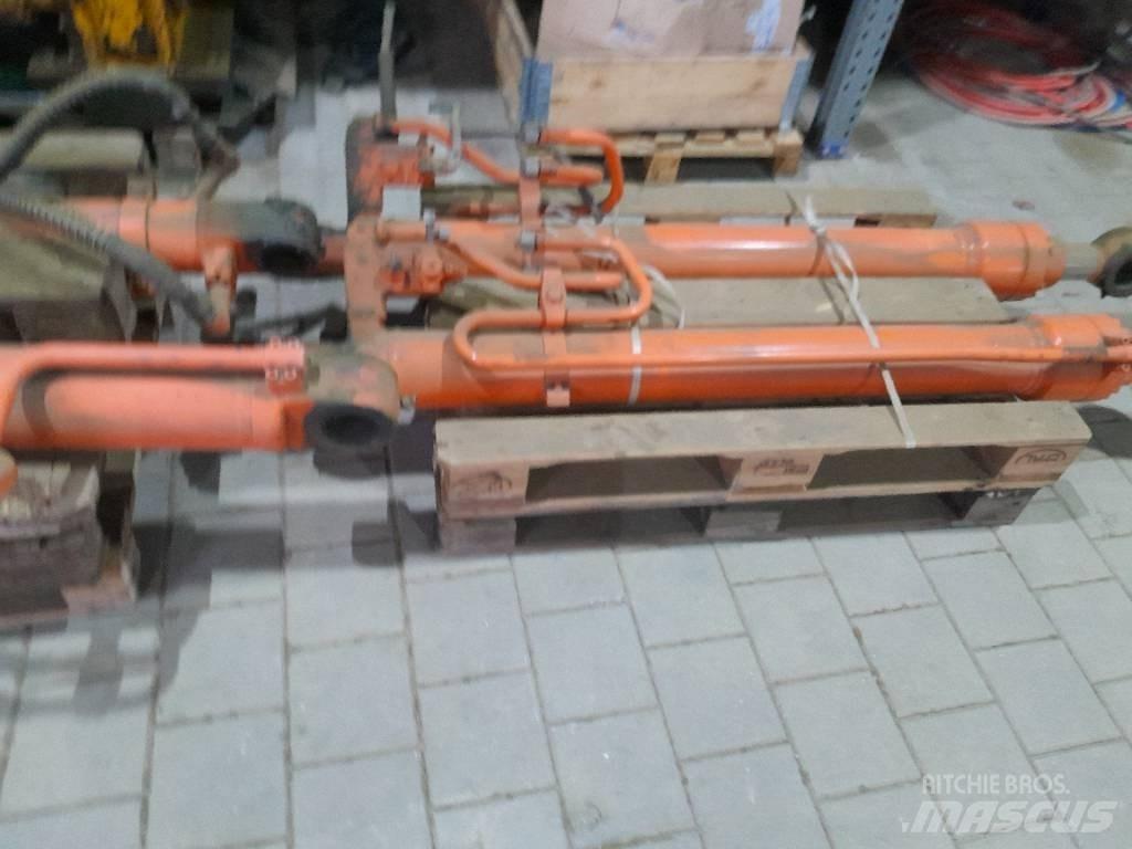 Hitachi ZX 210 Telakaivukoneet