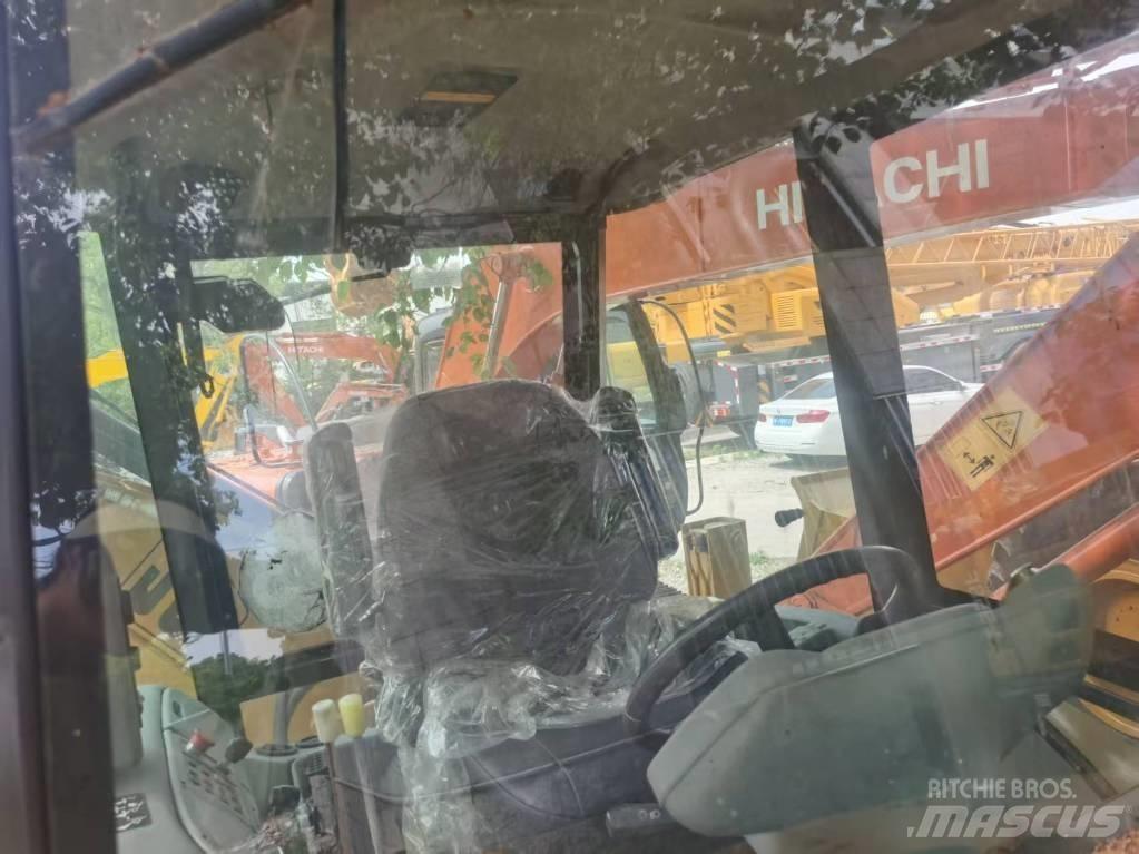 JCB 4 CX Kaivurikuormaajat