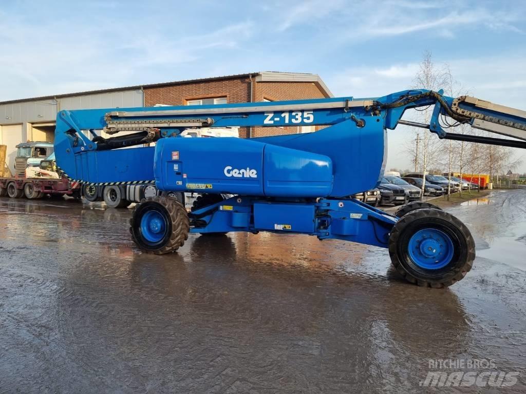 Genie Z 135 4x4 Kuukulkijat