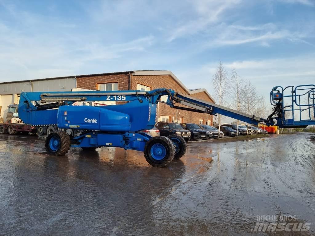 Genie Z 135 4x4 Kuukulkijat