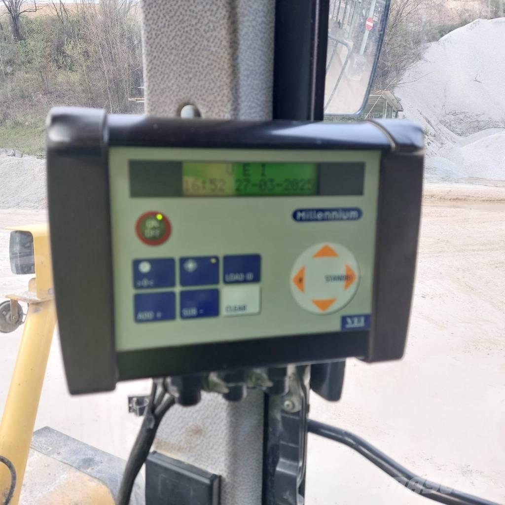 Komatsu WA 600-3 Pyöräkuormaajat