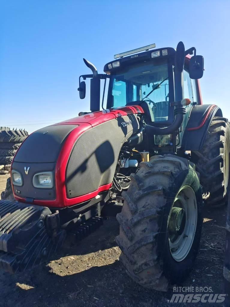 Case IH FARMALL 1404 Traktorit