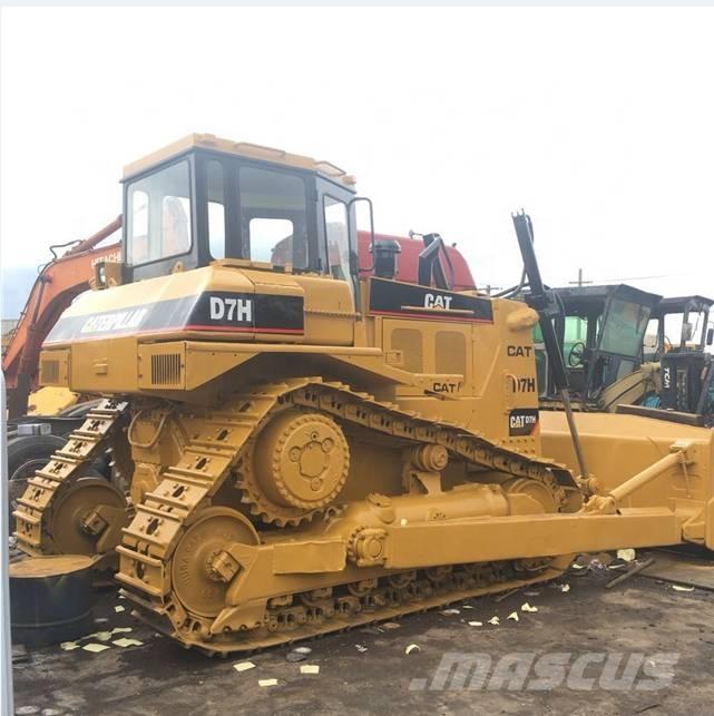 CAT D7H Telaketjupuskutraktorit