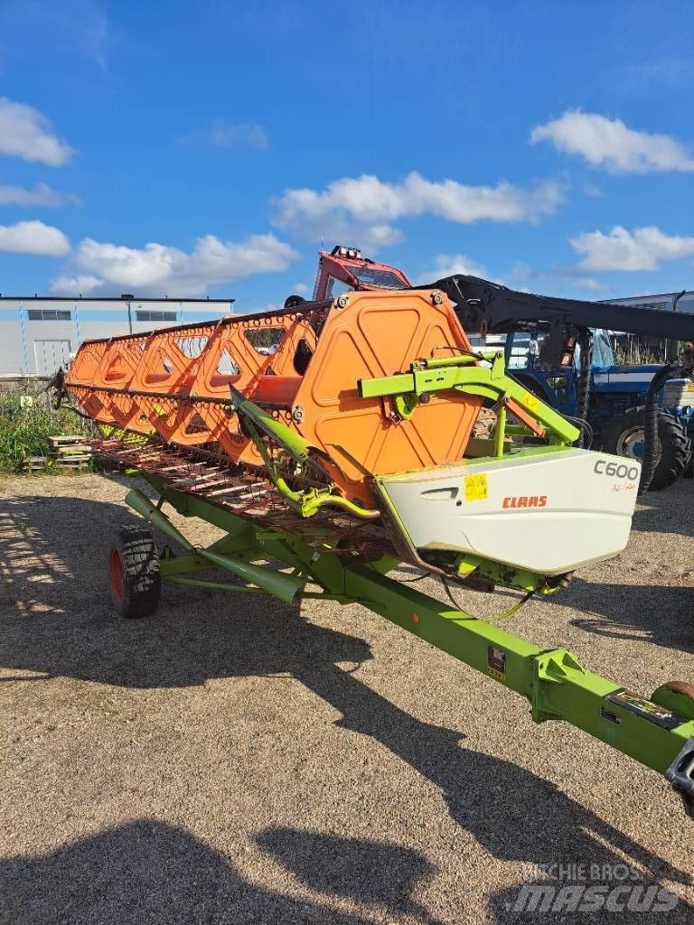 CLAAS Tucano 440 Leikkuupuimurit