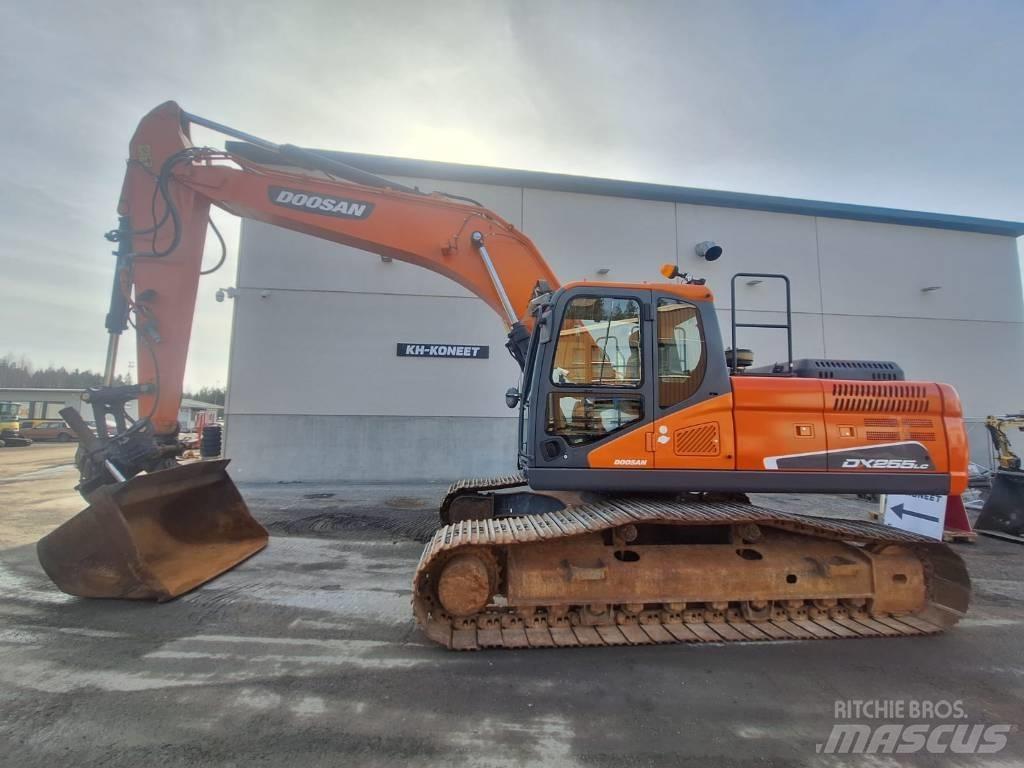 Doosan DX 255 LC-5 Telakaivukoneet