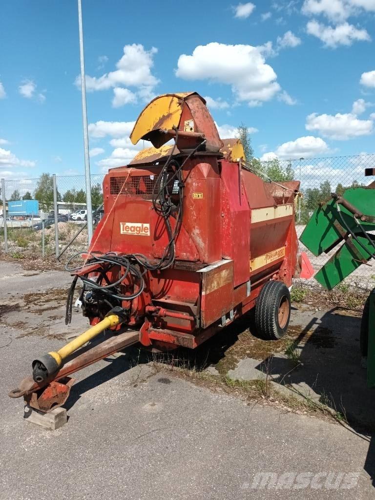 Tomahawk 808 Paalinkäsittelykoneet