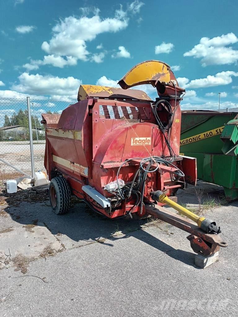 Tomahawk 808 Paalinkäsittelykoneet