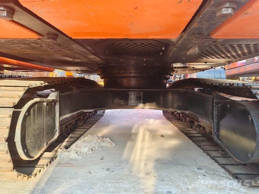 Hitachi ZX 210 Telakaivukoneet