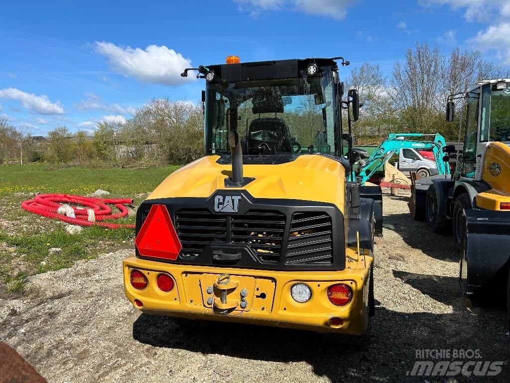 CAT 906 Pyöräkuormaajat