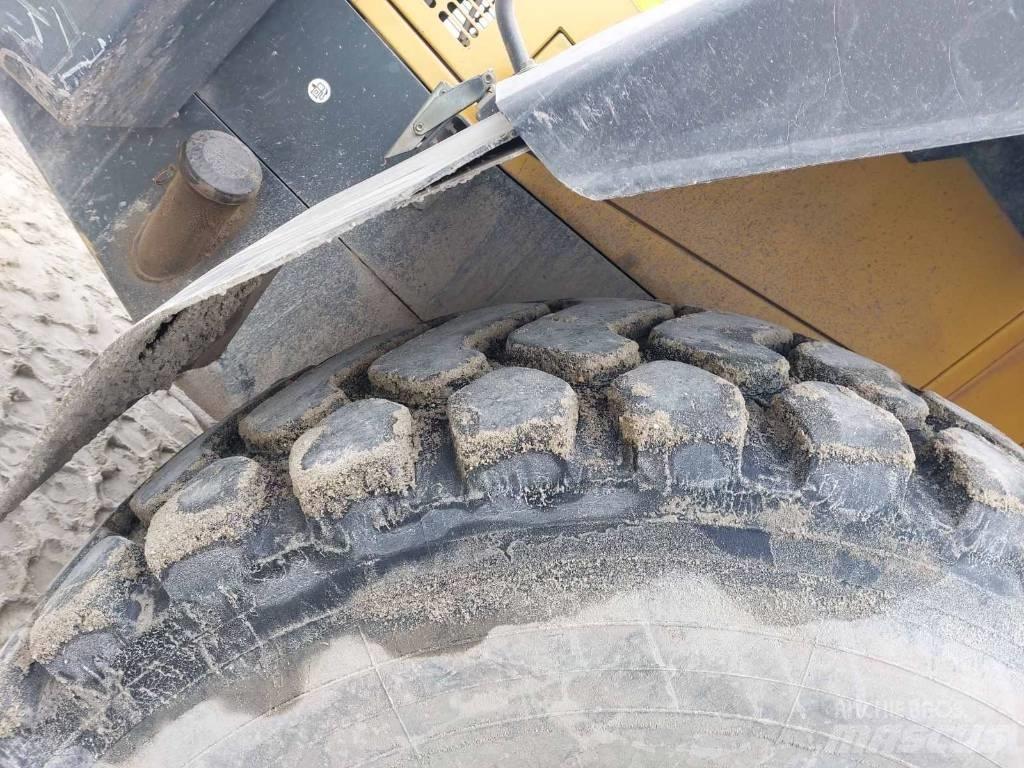Komatsu WA380-5 Pyöräkuormaajat