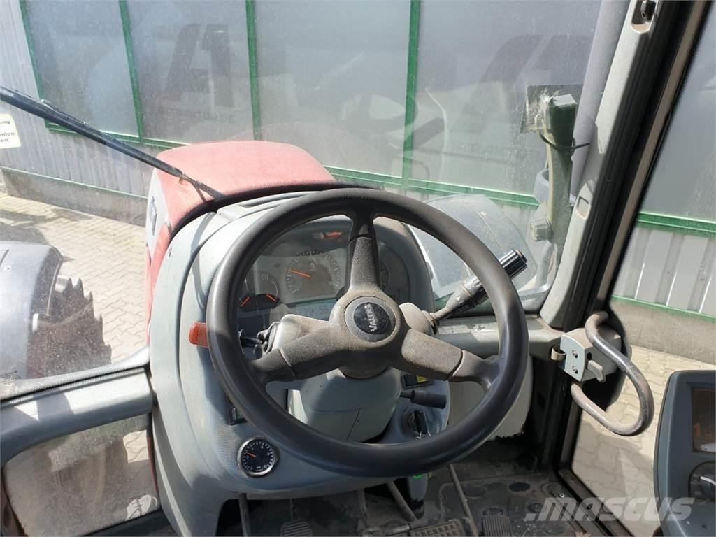 Valtra T151 Traktorit