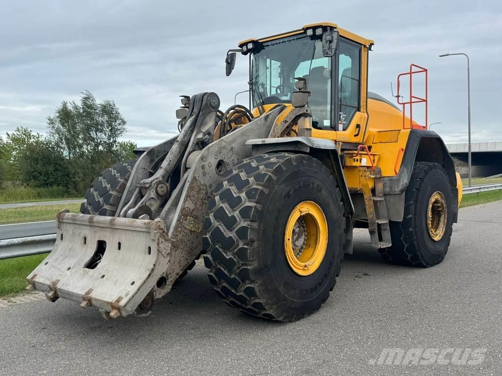 Volvo L220H Pyöräkuormaajat