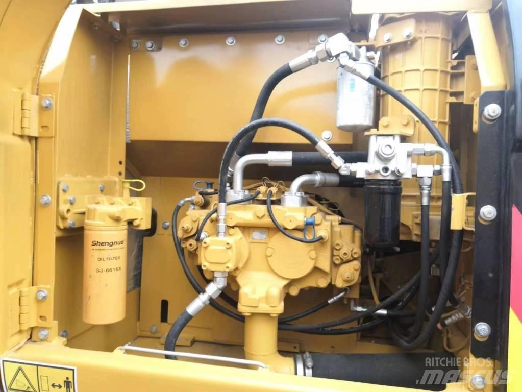CAT 320 D L Telakaivukoneet