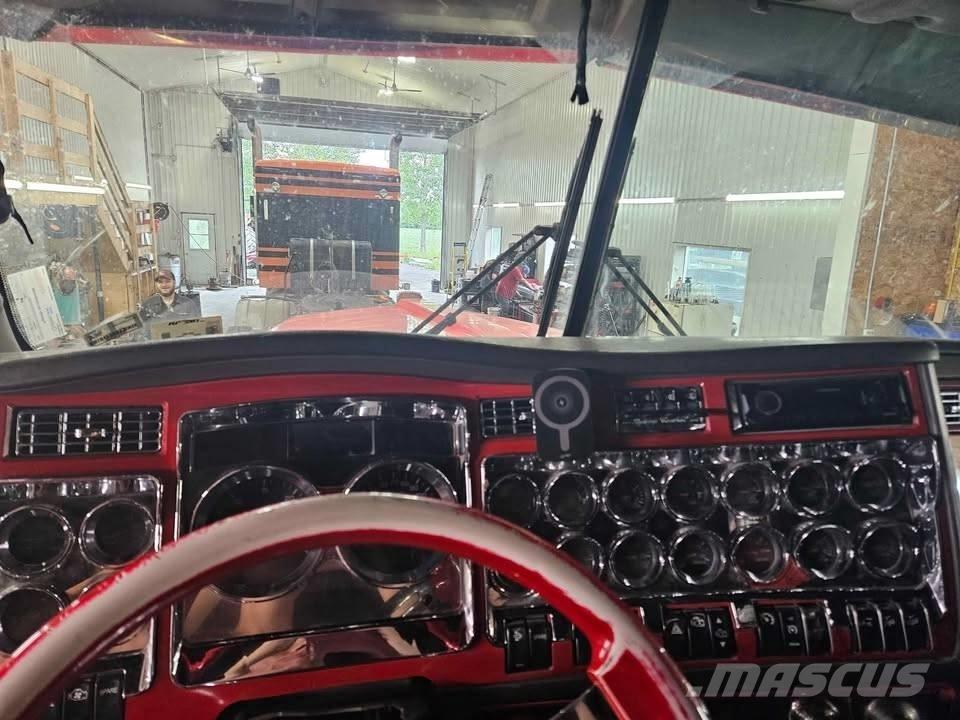 Kenworth W 900 L Vetopöytäautot