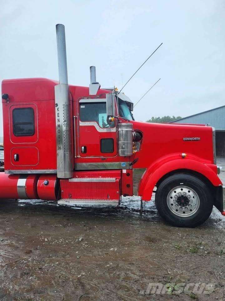 Kenworth W 900 L Vetopöytäautot