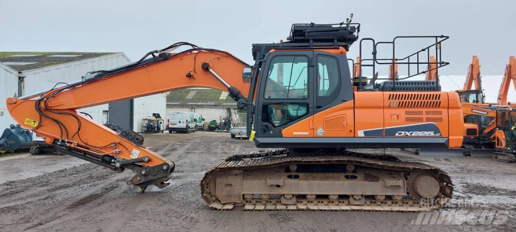 Doosan DX225LC-5 Telakaivukoneet