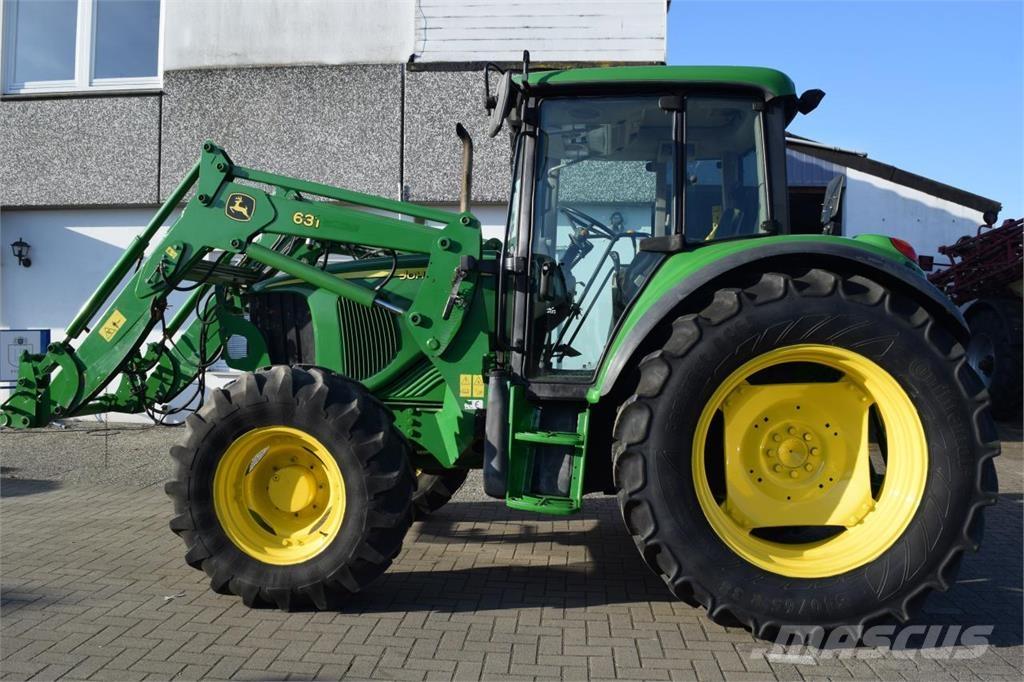 John Deere 6220 Traktorit