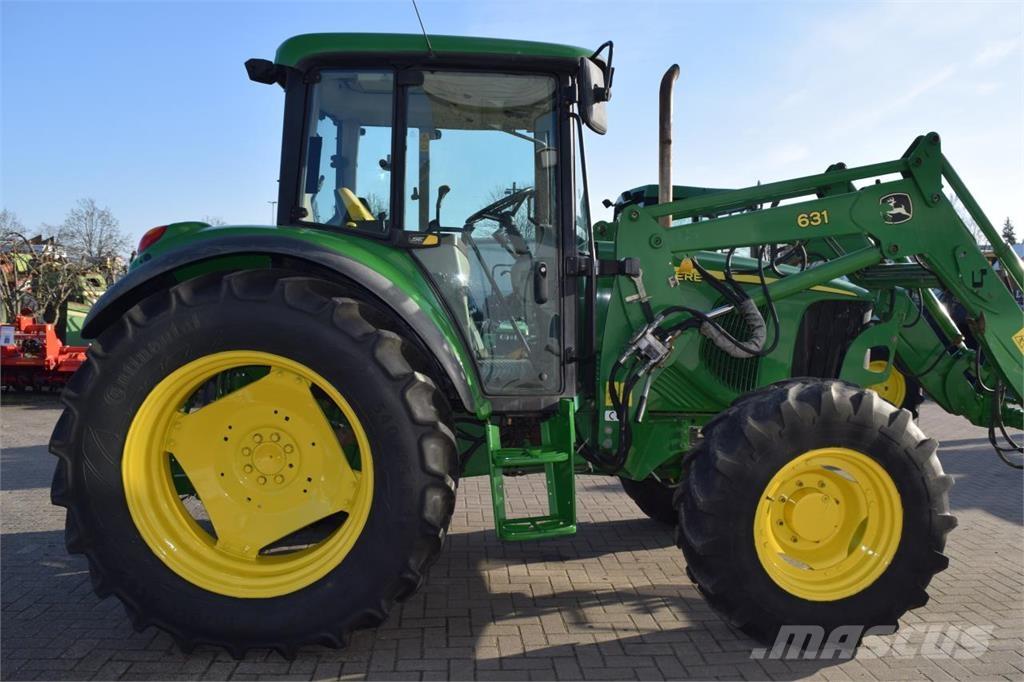 John Deere 6220 Traktorit