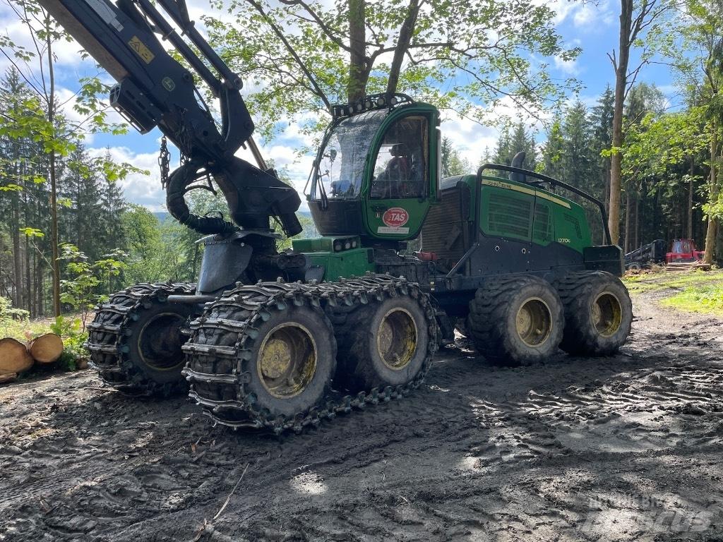 John Deere 1270G 8WD Harvesterit