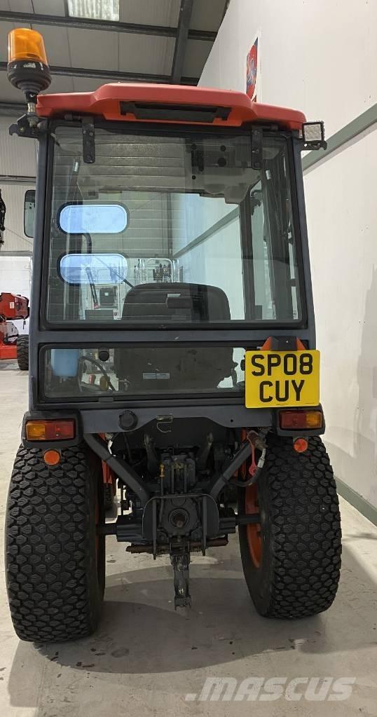 Kubota B2530 Taajamatraktorit