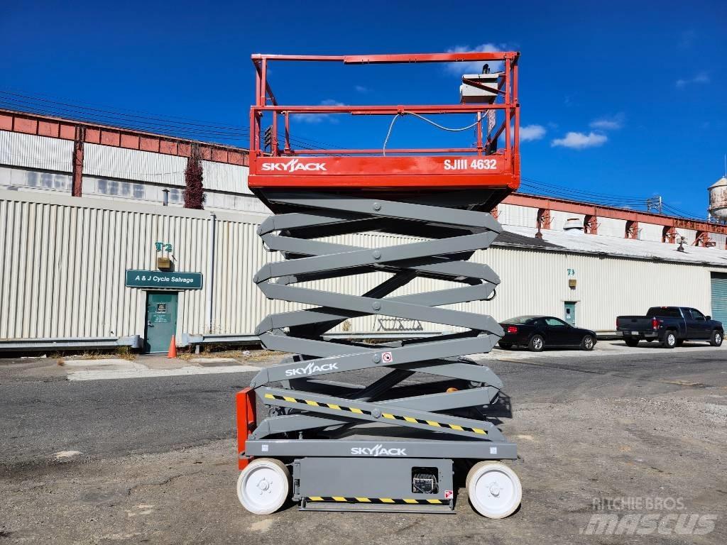 SkyJack SJ 4632 Saksilavat