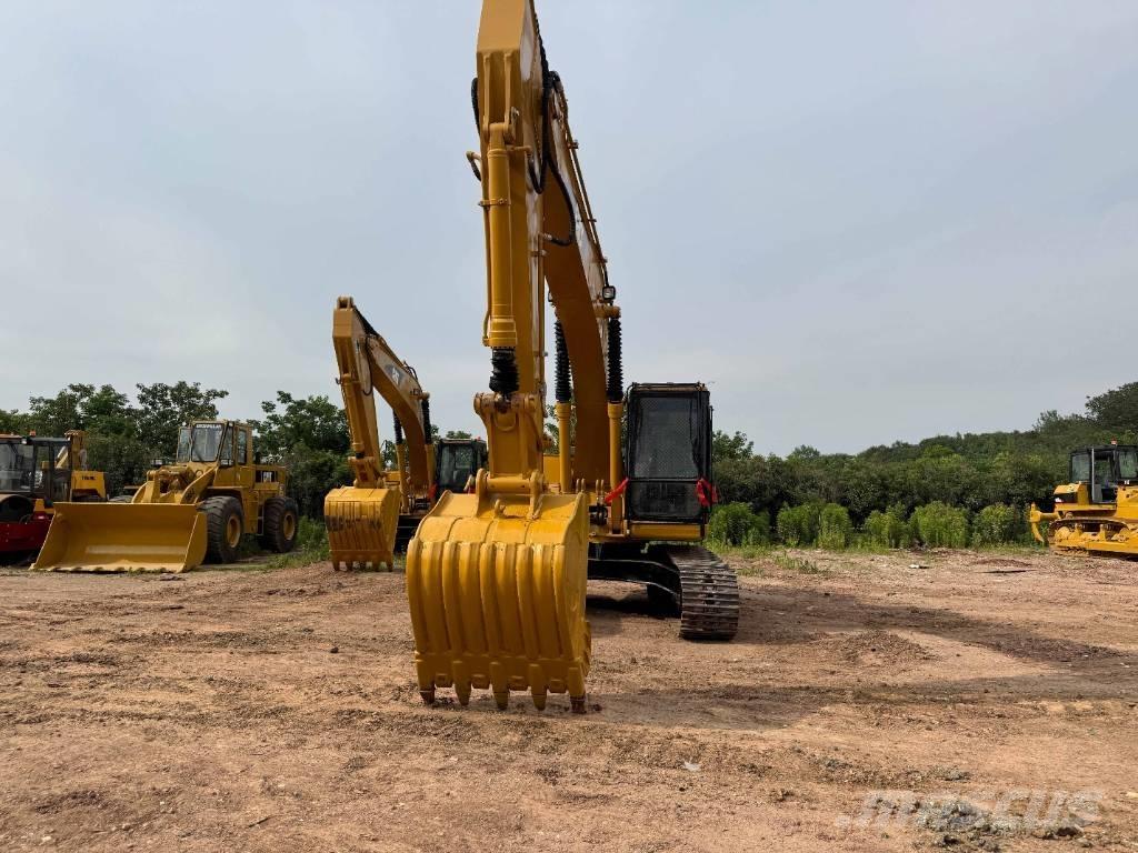 CAT 320 B L Telakaivukoneet