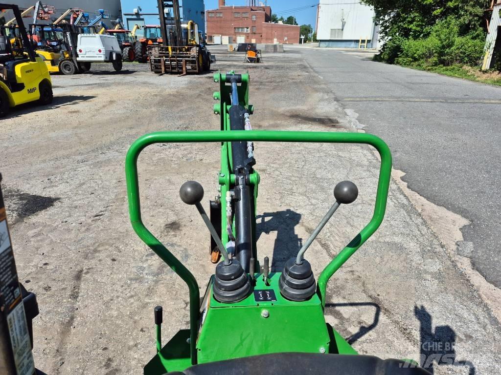 John Deere 1025 R Traktorit