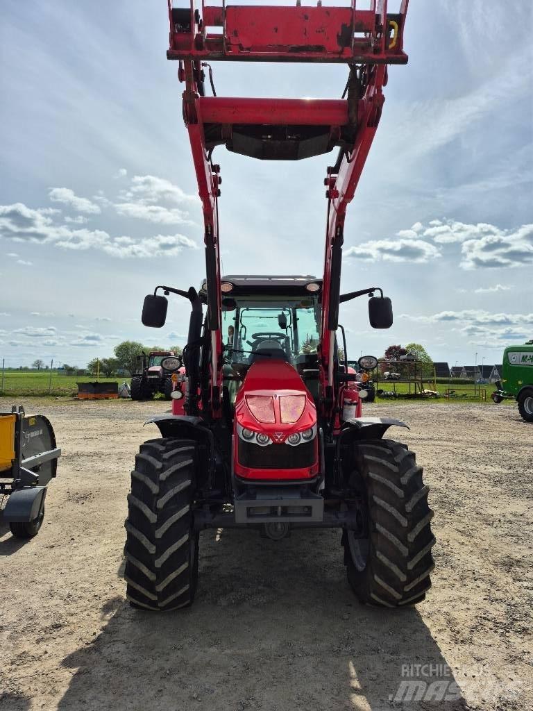 Massey Ferguson 5713 Traktorit