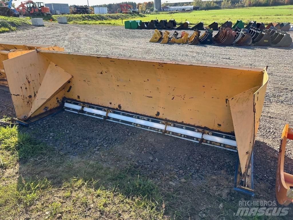  Pro tech LS12' Etukuormaimen varusteet