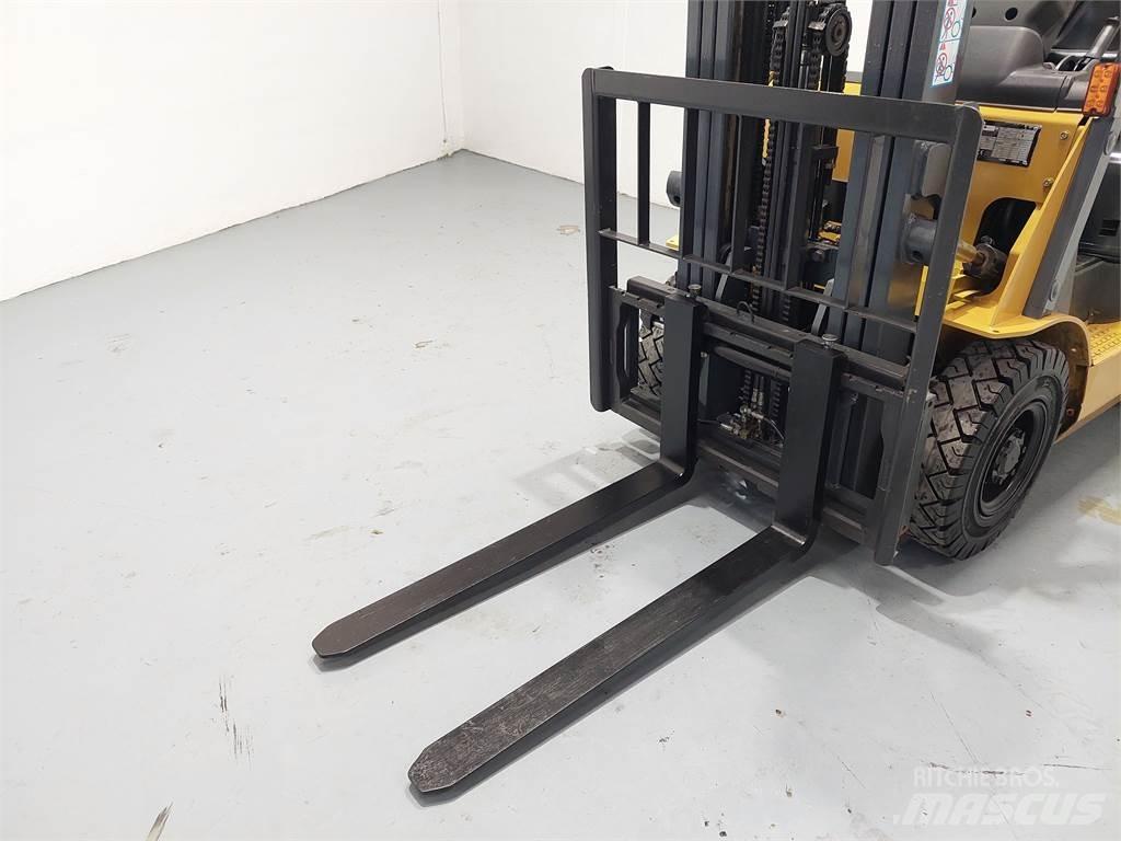 CAT DP18NTD Dieseltrukit