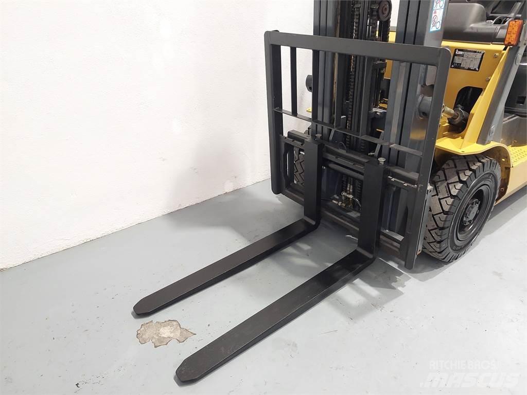 CAT DP18NTD Dieseltrukit