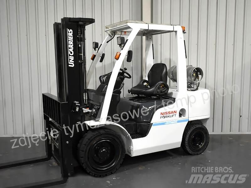 Nissan UG1F2A35DU Nestekaasutrukit