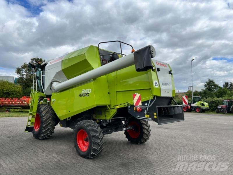 CLAAS AVERO 240 Leikkuupuimurit