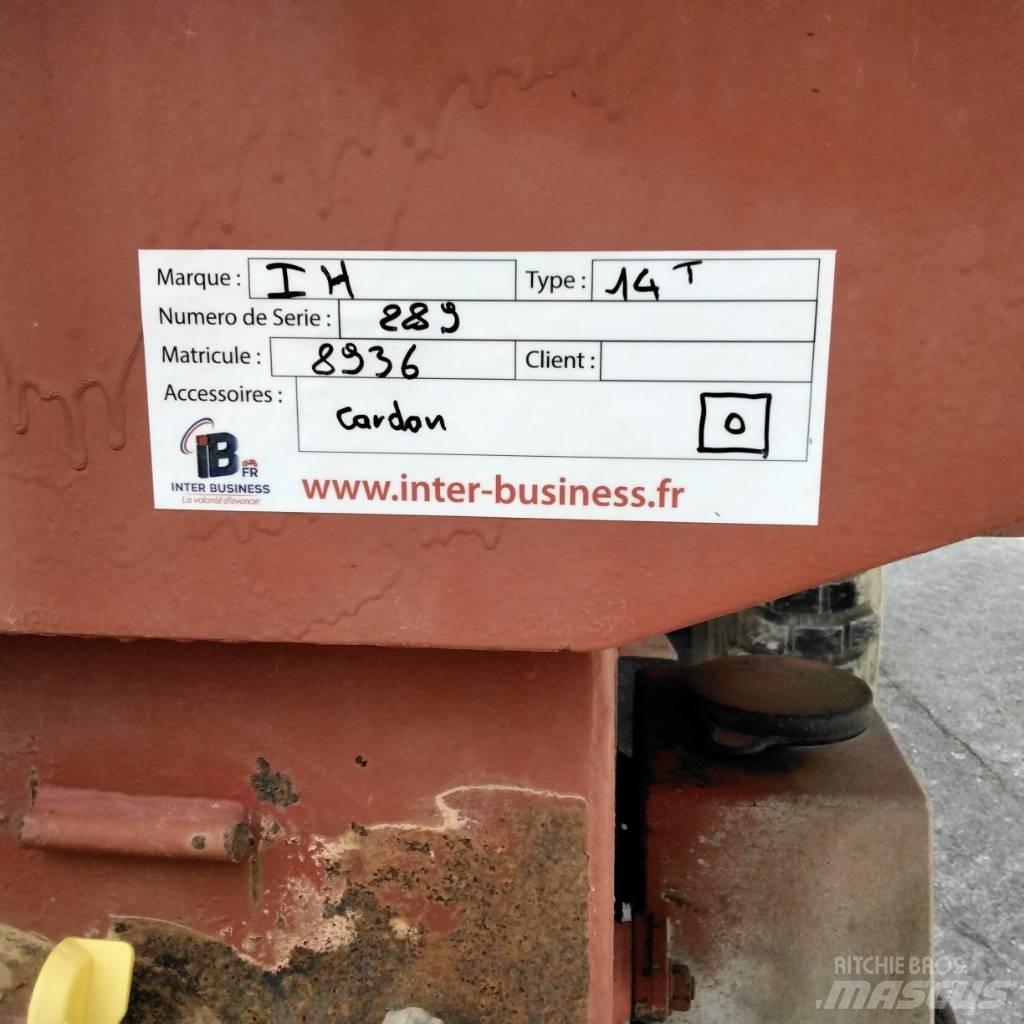 IH B14 Kippiperävaunut