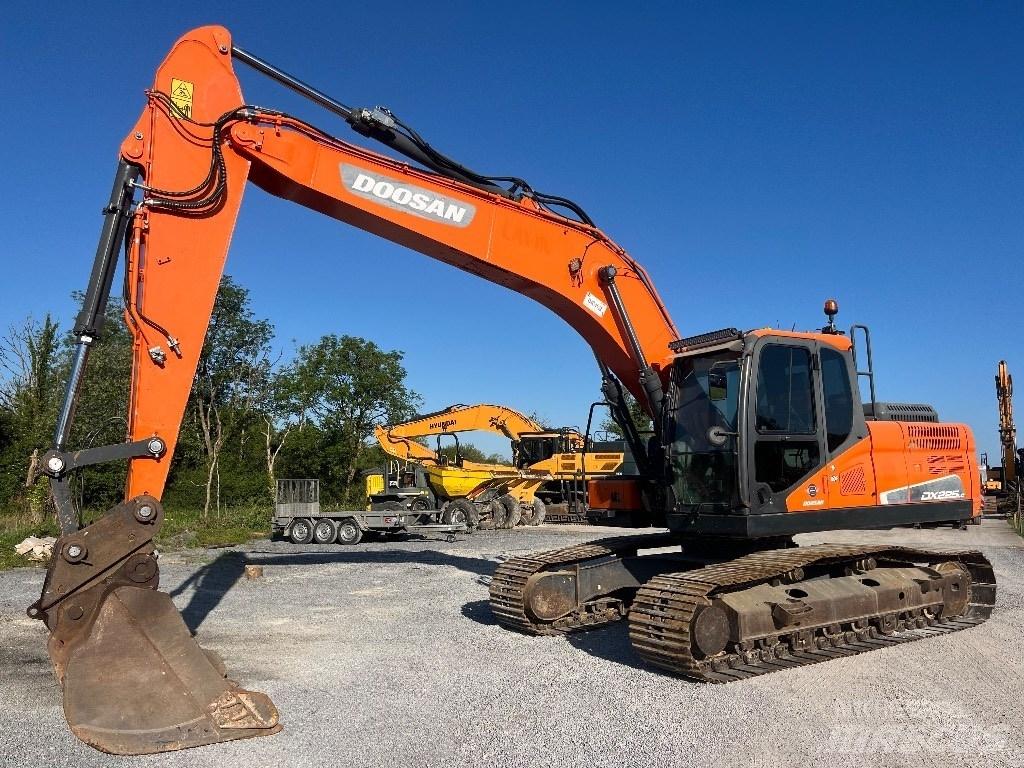Doosan DX 225 LC-5 Telakaivukoneet