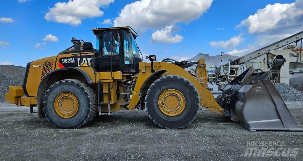 CAT 982 M Pyöräkuormaajat