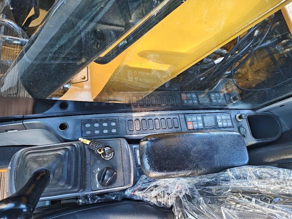 CAT 312 D Telakaivukoneet