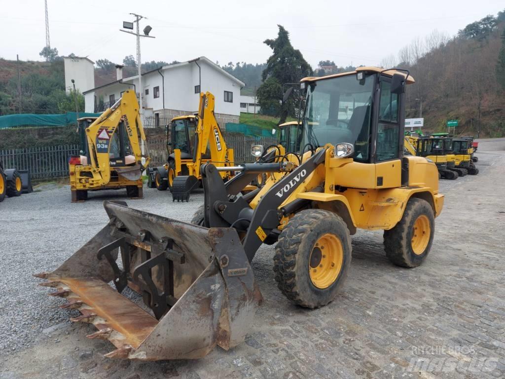 Volvo L 30 G Pyöräkuormaajat