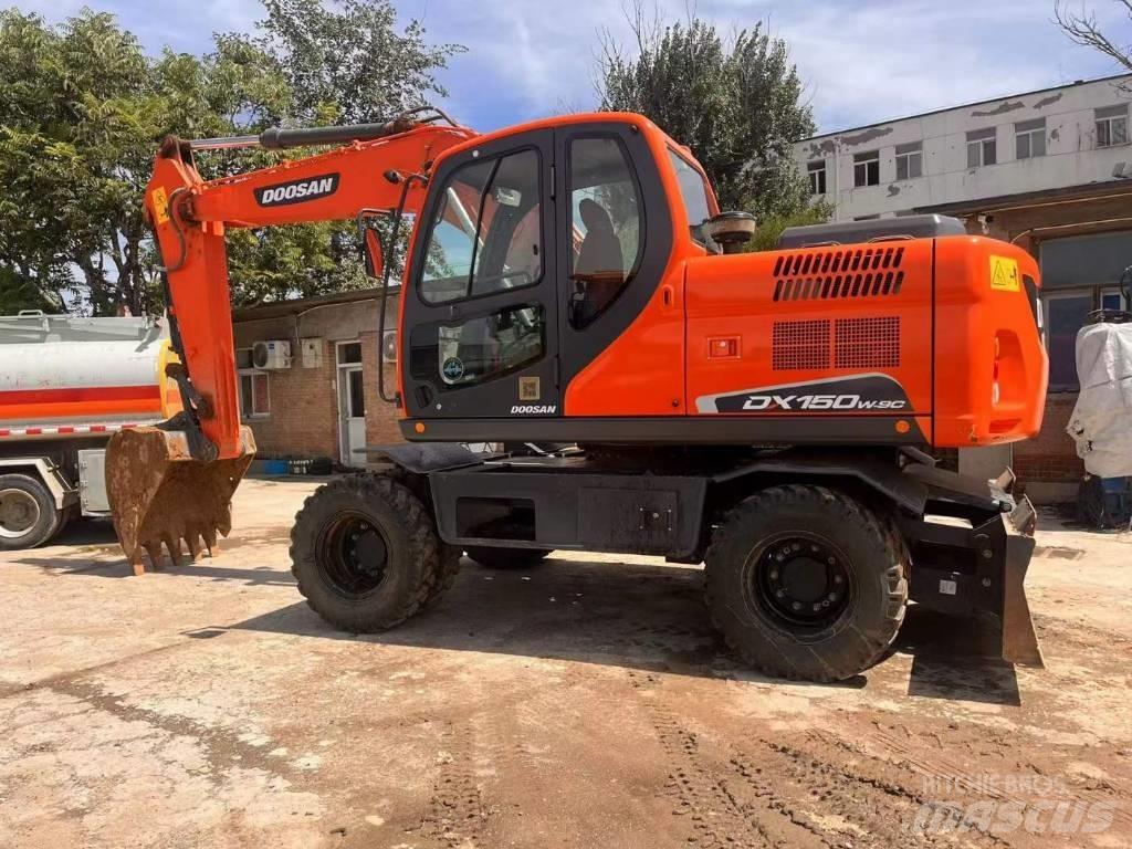 Doosan DH150W Pyöräkaivukoneet