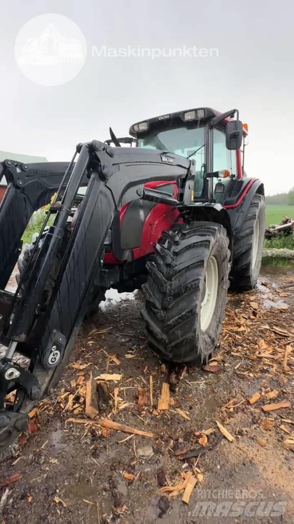 Valtra N 121 Traktorit