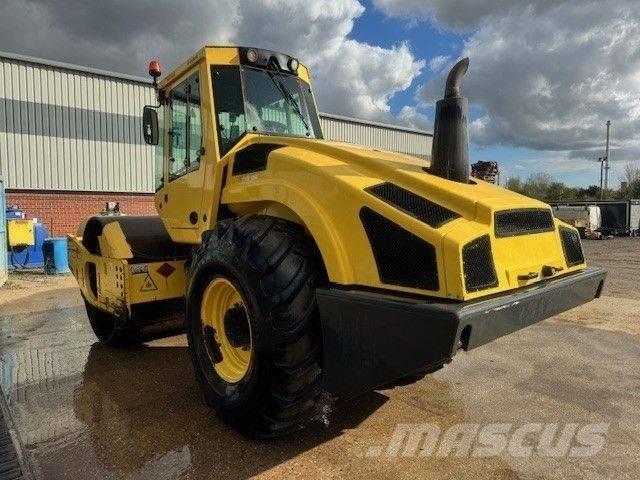 Bomag BW 213 D H-4 Yksivalssijyrät