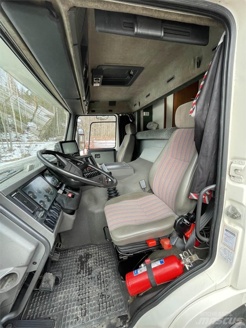Volvo FL7 Eläinkuljetusautot