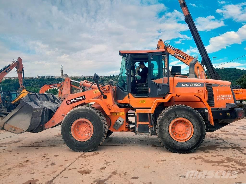 Doosan DL 250-3 Pyöräkuormaajat